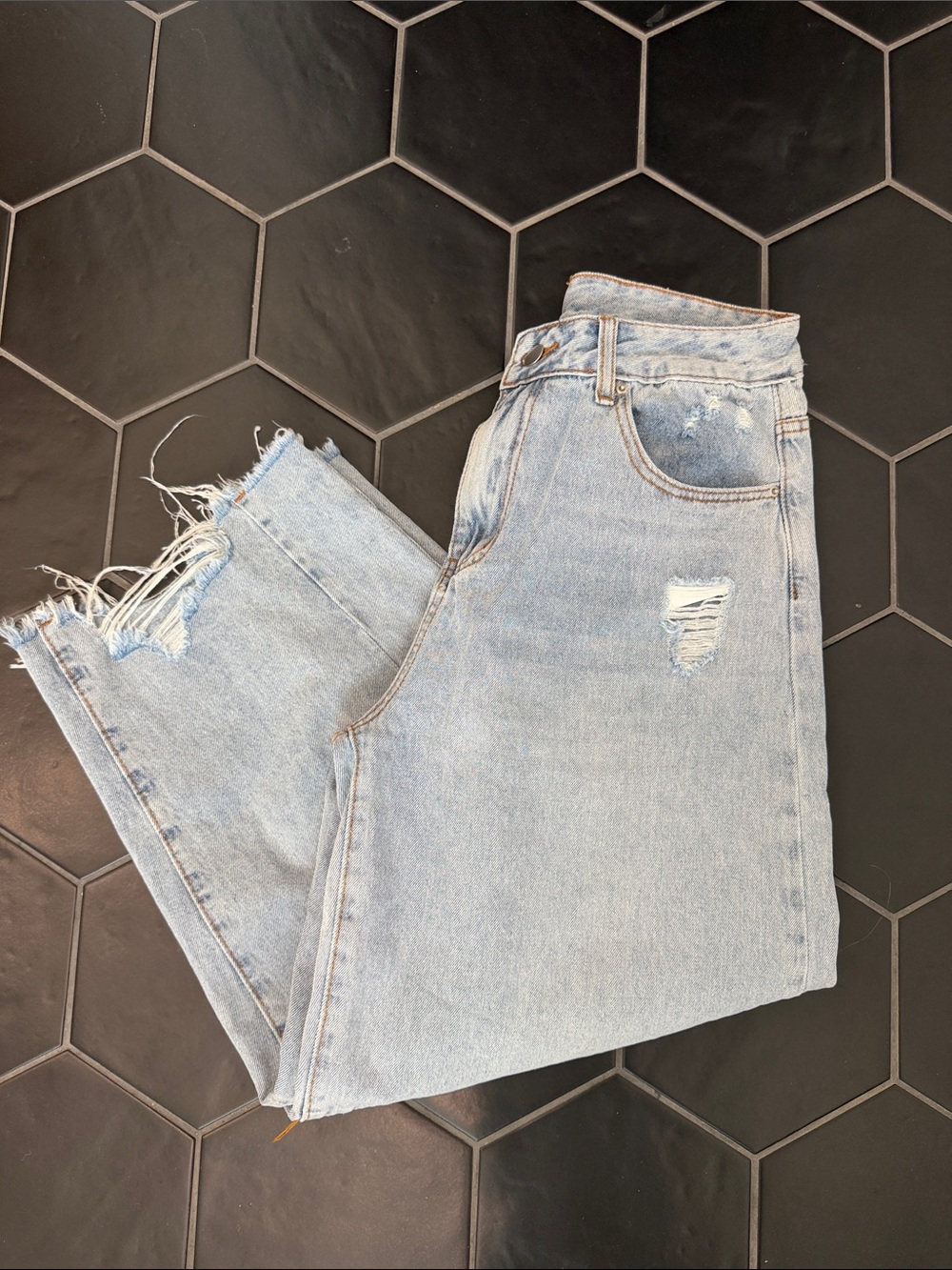 SHEIN Light Blue Distressed High-Waist Jeans